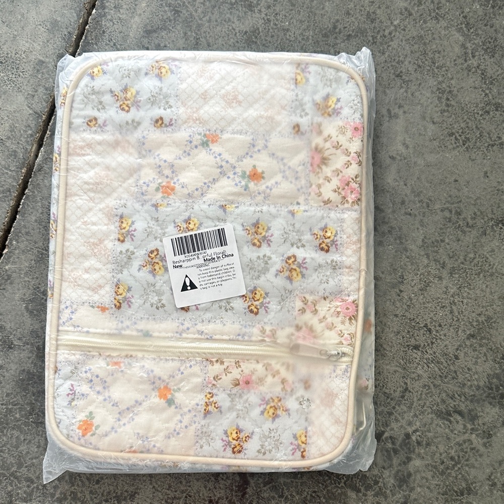 Bible Floral Quilted Carry Bag - Cream Floral - Picture 4 of 4